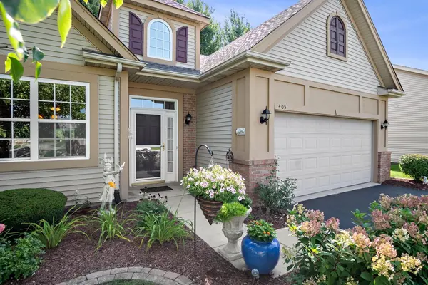 1405 Schaller LN, Dyer, IN 46311