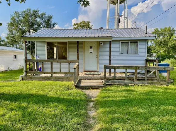 403 E Ellis ST, Knox, IN 46534