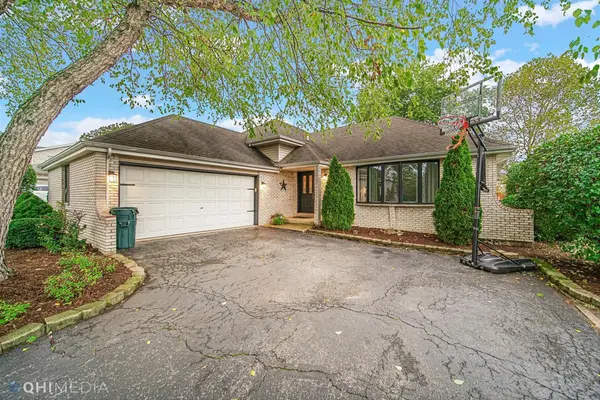 1504 Thornhill DR, Schererville, IN 46375