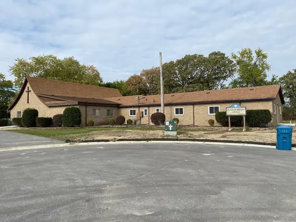 144 W Parkway DR, Schererville, IN 46375