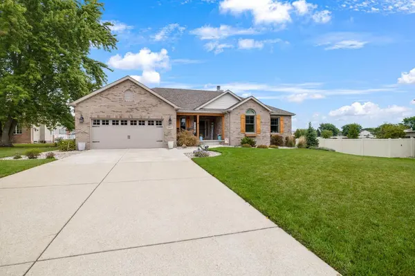 8407 Heron Lake RD, St. John, IN 46373