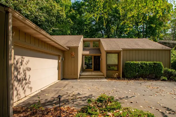 2121 Hidden Valley DR, Crown Point, IN 46307