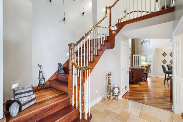 393 Cantigny CT, Valparaiso, IN 46383