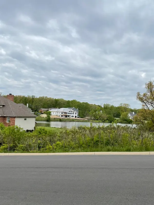 912 Mary Ellen DR, Crown Point, IN 46307
