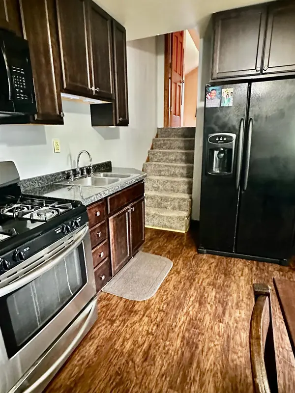 1063 Frontage RD, Chesterton, IN 46304