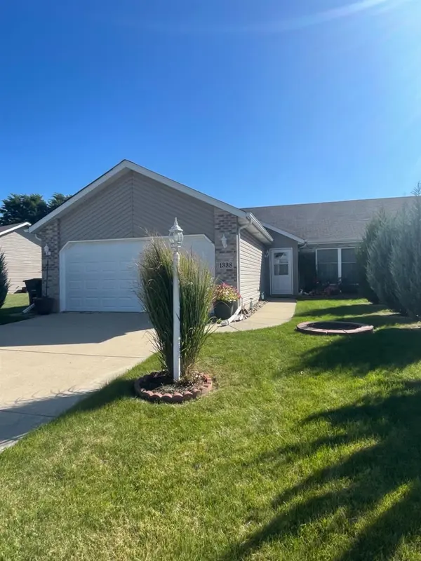 1338 Csokasy LN, Hobart, IN 46342