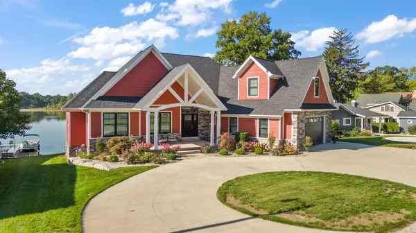 20801 N Lake DR, Walkerton, IN 46574