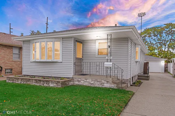 1919 Schrage AVE, Whiting, IN 46394