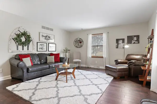 484 Amhurst RD, Valparaiso, IN 46385