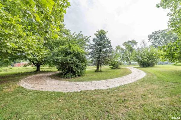 928 Nieders LN, Quincy, IL 62305