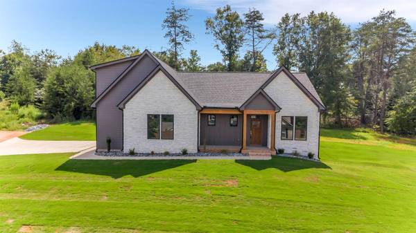 423 N Beryl LN, Chesnee, SC 29323