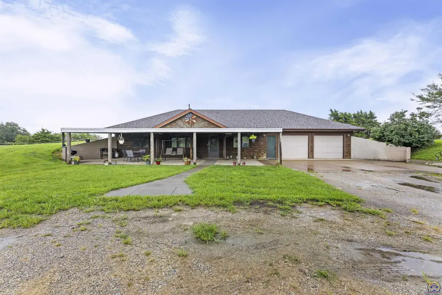 11200 Topeka AVE, Carbondale, KS 66414