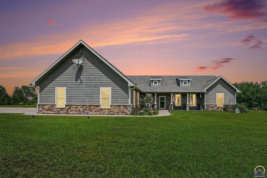 2223 NE 74th St, Meriden, KS 66512