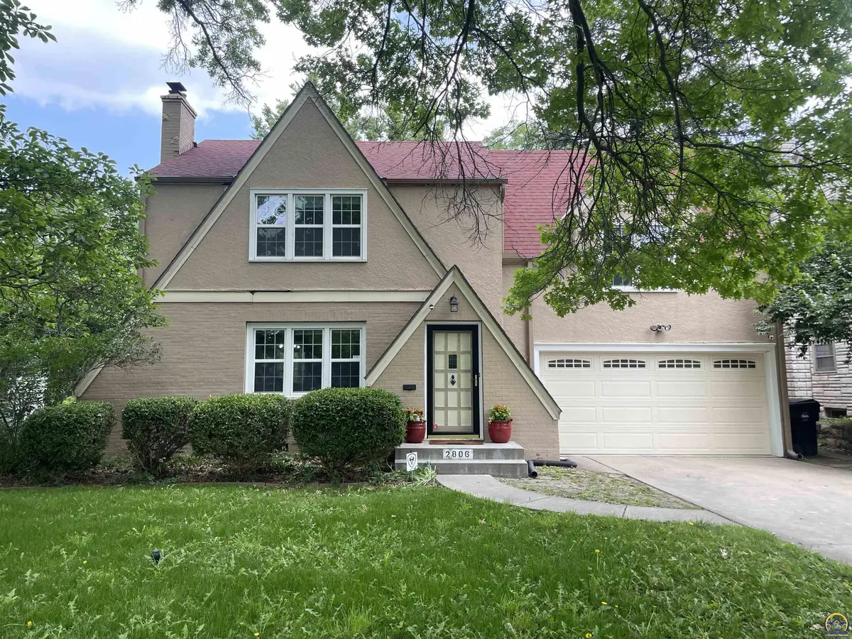2806 SW Huntoon ST, Topeka, KS 66604