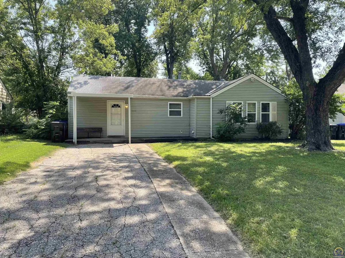 2424 SW Mission AVE, Topeka, KS 66610