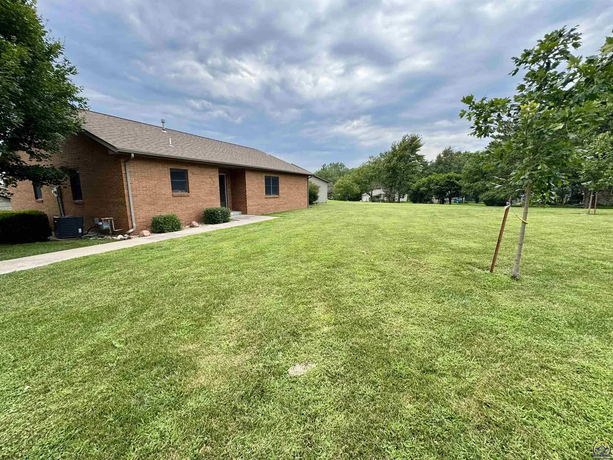 909 S 12th ST, Sabetha, KS 66534