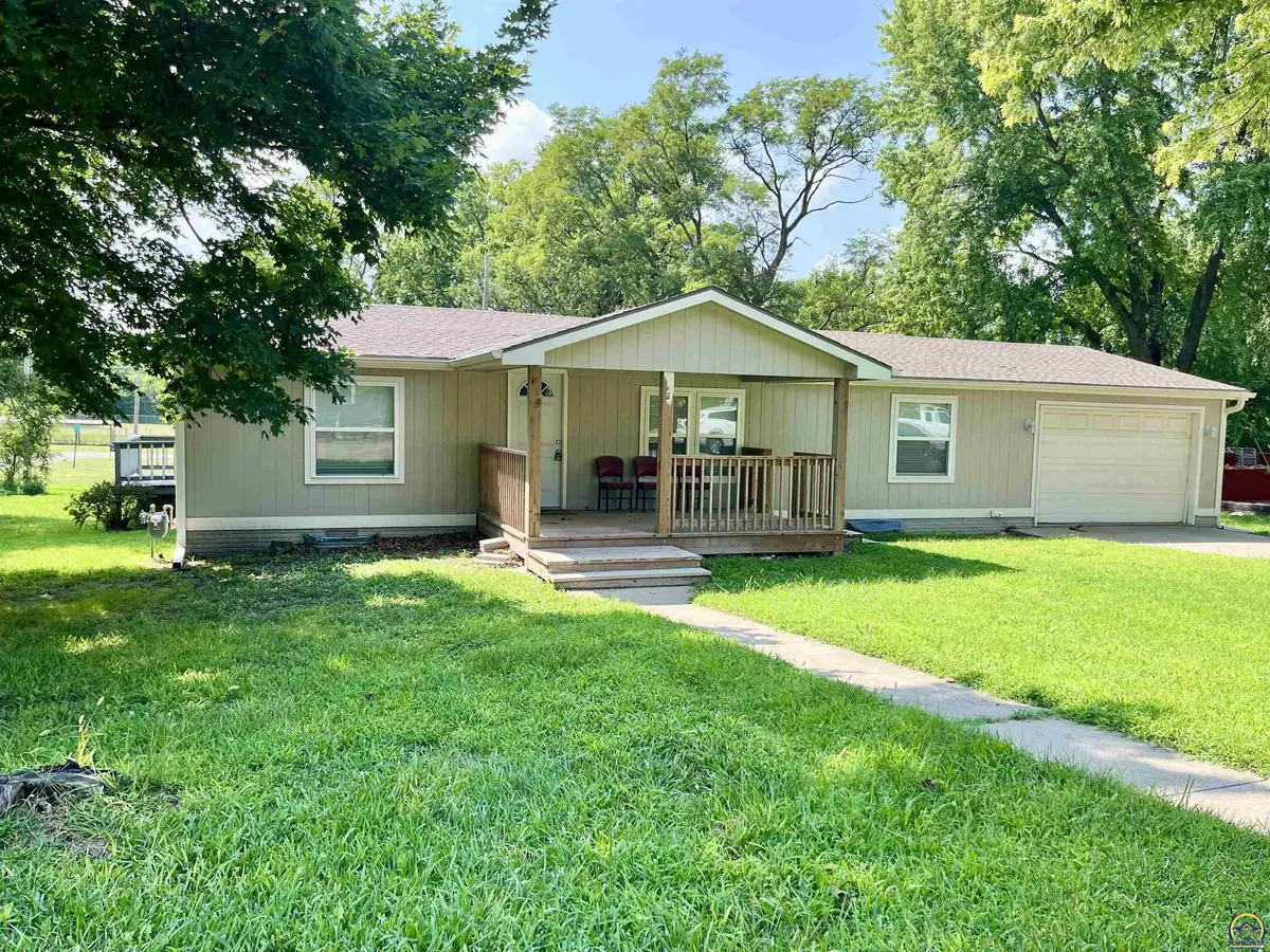 301 N 1st ST, Herington, KS 67449