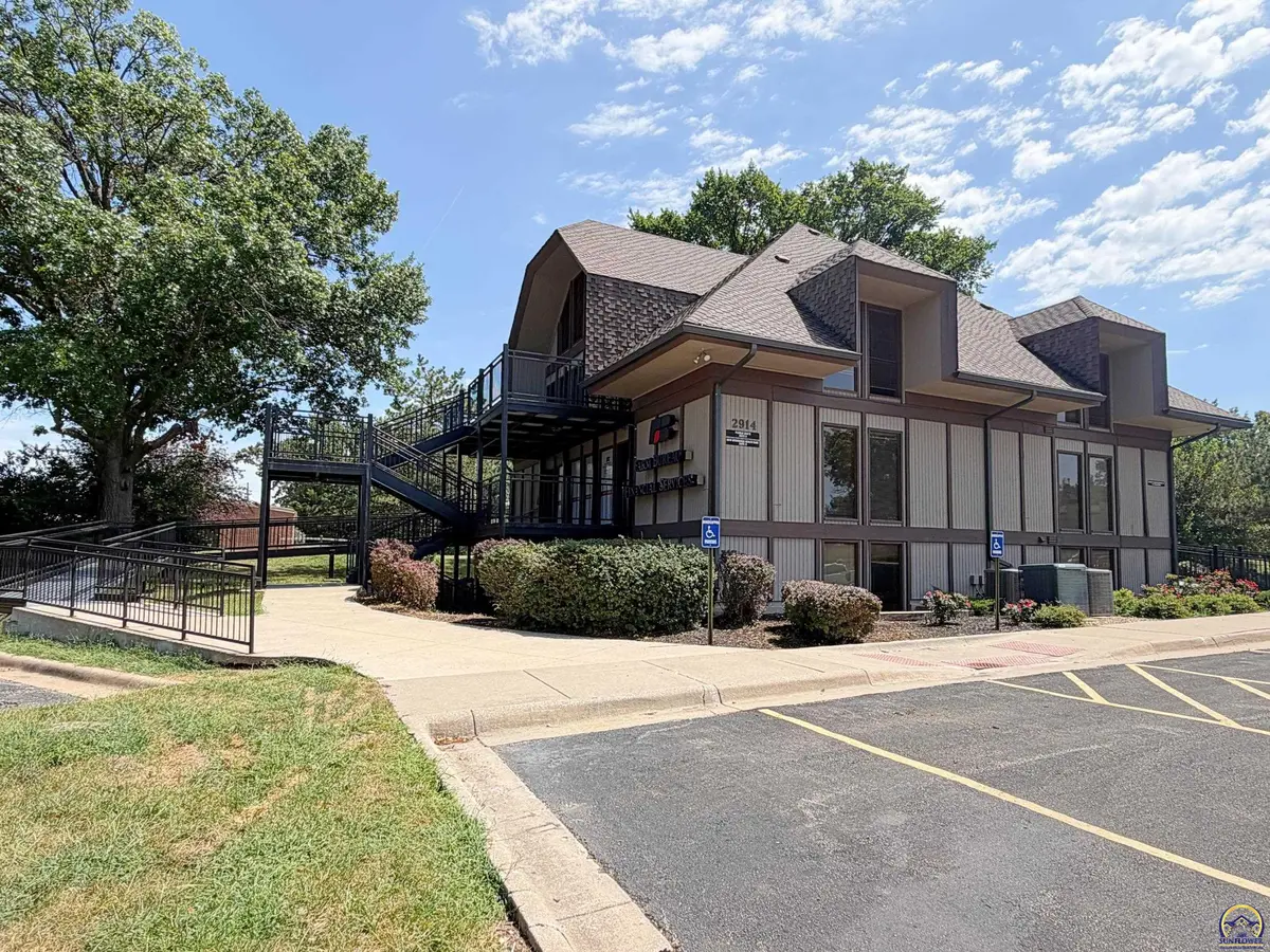 2914 SW Plass Ct #4th Floor Loft, Topeka, KS 66611
