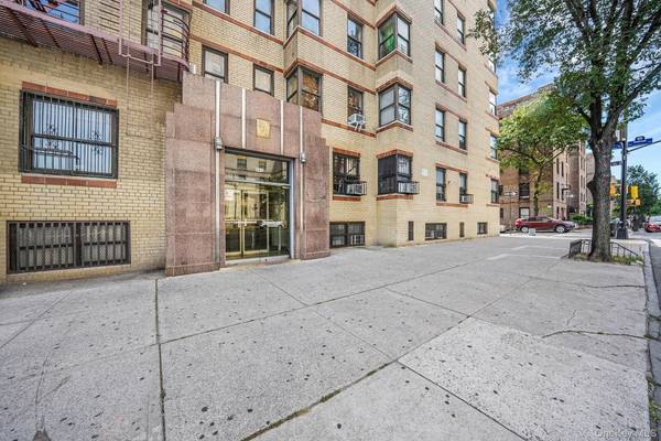 860 Grand Concourse #2R, Bronx, NY 10451