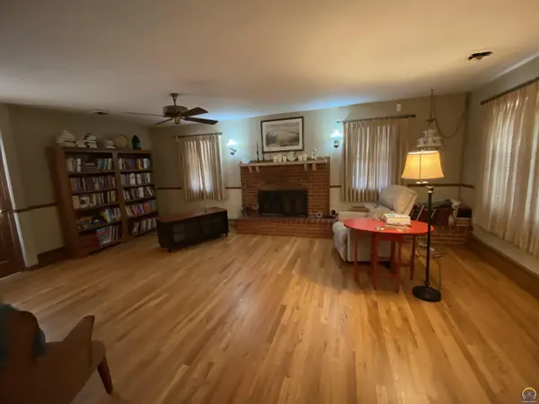 5035 SE 3rd TER, Tecumseh, KS 66542