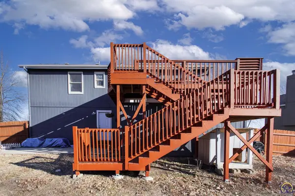 33395 W 89th St, De Soto, KS 66018