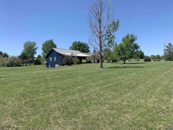 12855 S Road, Hoyt, KS 66440