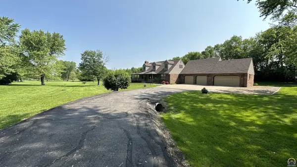 6142 SE 44th St, Tecumseh, KS 66542-4
