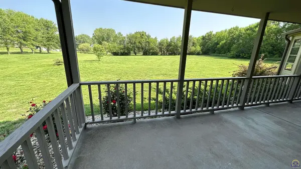 6142 SE 44th St, Tecumseh, KS 66542-4
