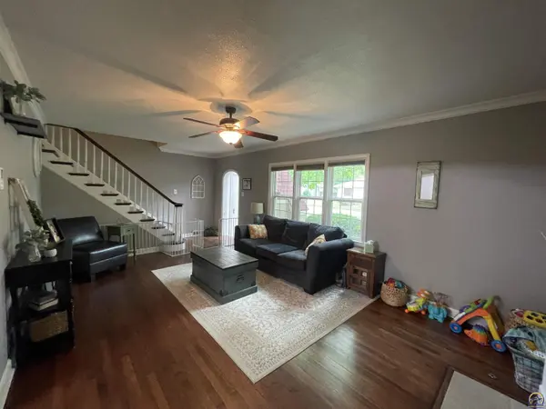 2806 SW Huntoon ST, Topeka, KS 66604