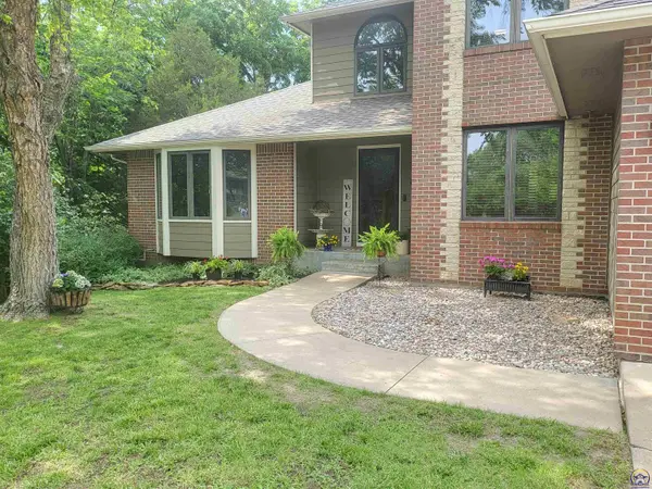 2908 SE Aries AVE, Topeka, KS 66605