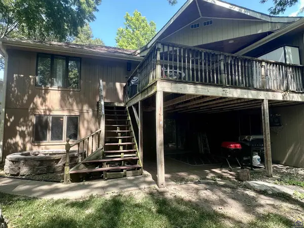 3433 SE 36th ST, Topeka, KS 66605