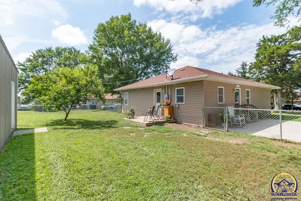 117 W Second St, Hoyt, KS 66440