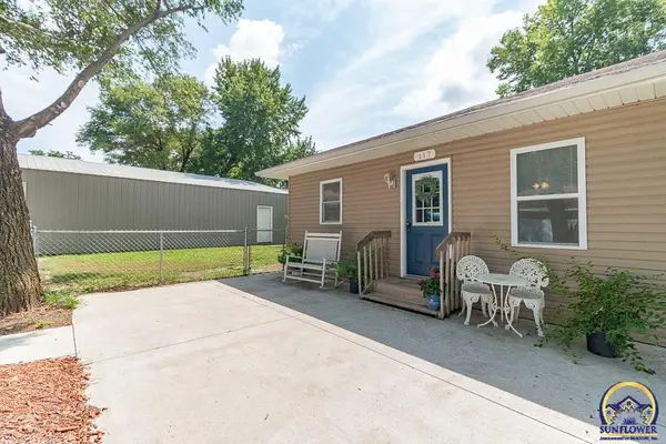 117 W Second St, Hoyt, KS 66440