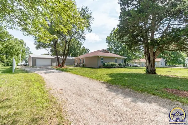 117 W Second St, Hoyt, KS 66440