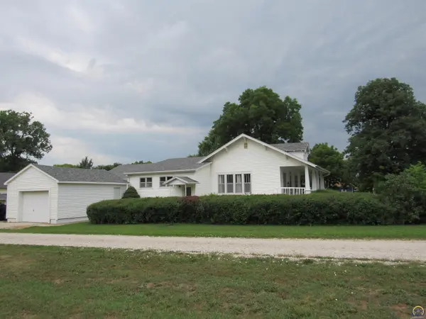 23237 Oak ST, Vassar, KS 66543