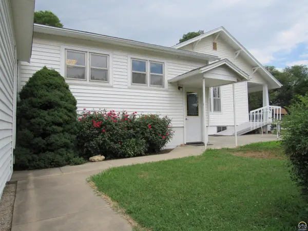 23237 Oak ST, Vassar, KS 66543