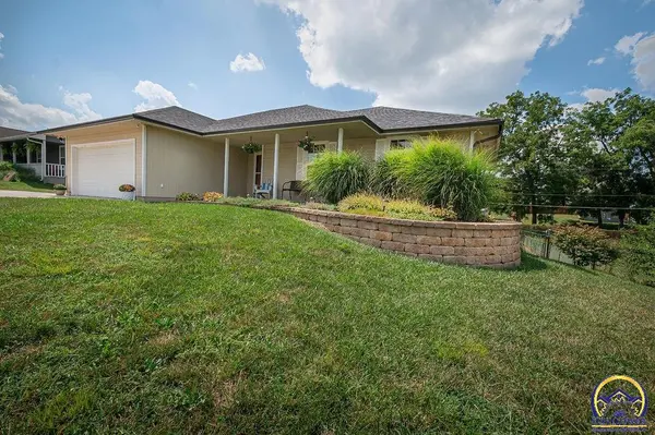 3849 NW Cherry Creek DR, Topeka, KS 66618