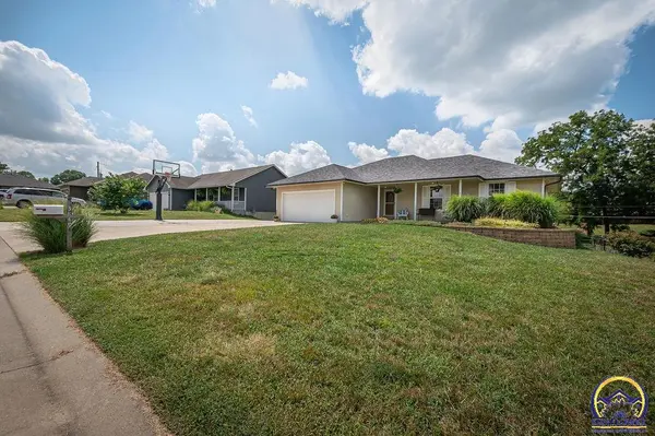 3849 NW Cherry Creek DR, Topeka, KS 66618