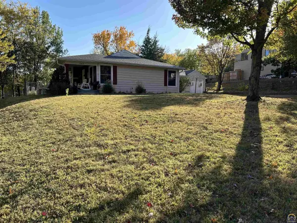 947 Oxford Dr, Emporia, KS 66801