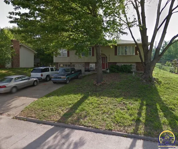 2408 Brush Creek DR, Lawrence, KS 66047