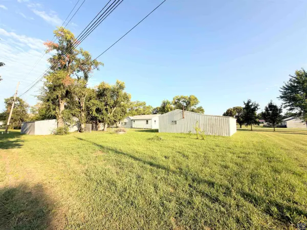 1406 Penobscot St, Burlington, KS 66839