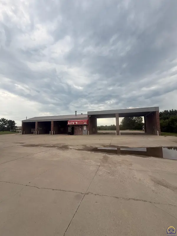 407 N Martin St, Osage City, KS 66523