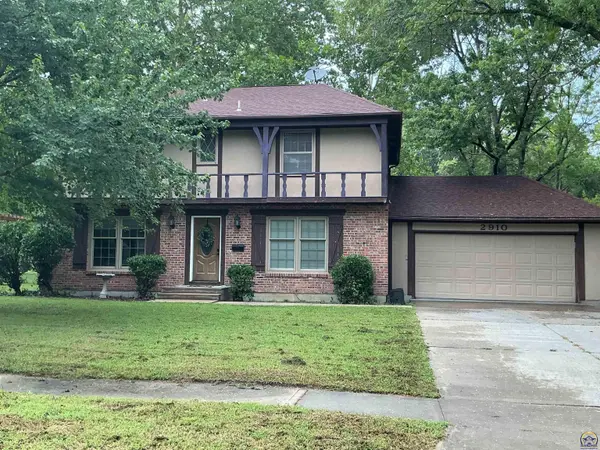 2910 SW 35th ST, Topeka, KS 66614