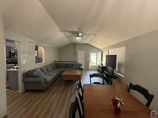 7230 SW 23rd CT, Topeka, KS 66614
