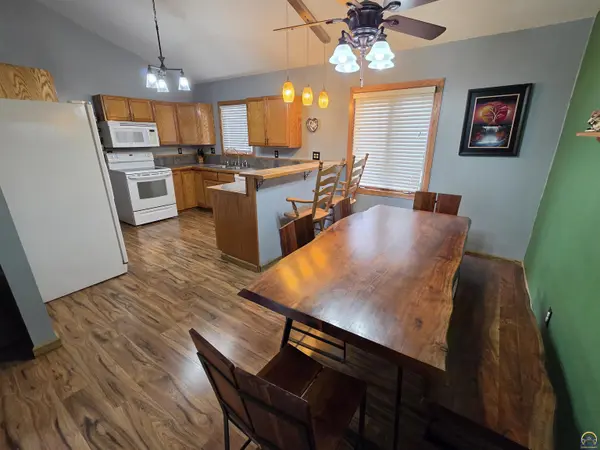 107 W Lake St, Silver Lake, KS 66539
