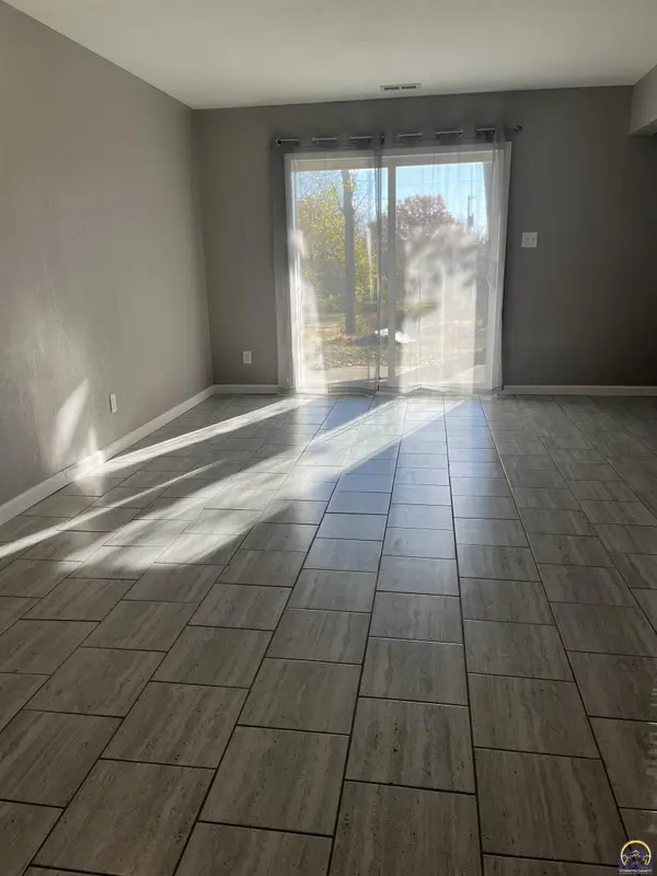 3618 SW Skyline PKY, Topeka, KS 66614