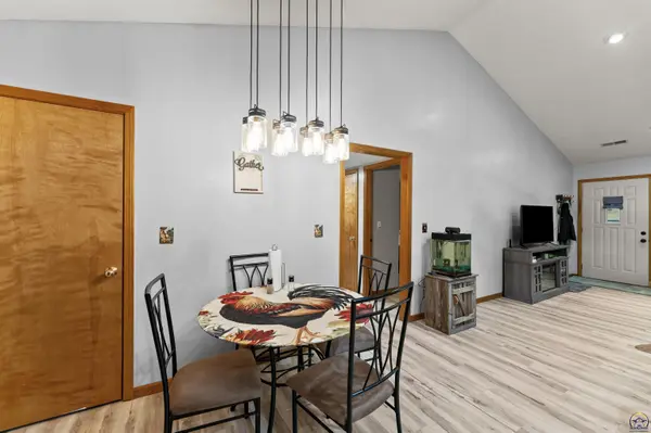 11200 Topeka AVE, Carbondale, KS 66414