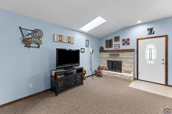 21261 N Sail A Way DR, Overbrook, KS 66524