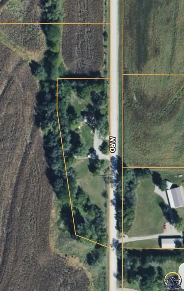 17695 N RD, Mayetta, KS 66509
