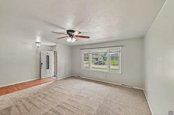 5408 SW 12th TER, Topeka, KS 66604